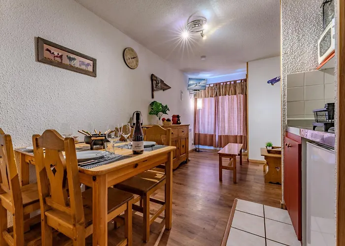 Charming - Ski-in Ski-out Access, 4 Guests, - Cimes De Caron Apartman